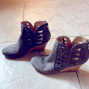 Report grey wedge booties